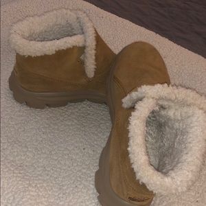 Sketchers walking on Air boots